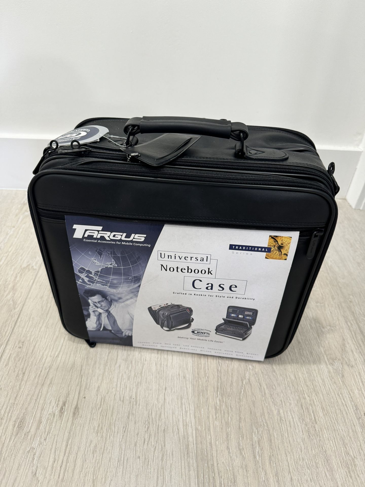 Targus Universal Notebook Case Brand New