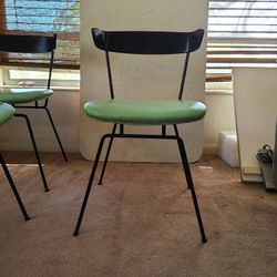 Vintage/Retro 1950s Dinette Set – 4 Chairs 1 Table - $250 obo 