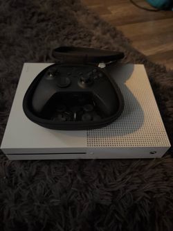 Xbox one s and elite series 2 controller 220 for both
