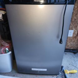 Frigidaire Mini Fridge With Freezer