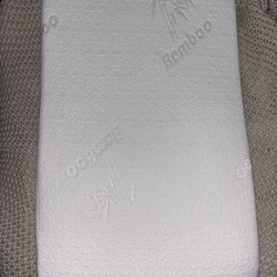 Baby Delight Bedside Bassinet 