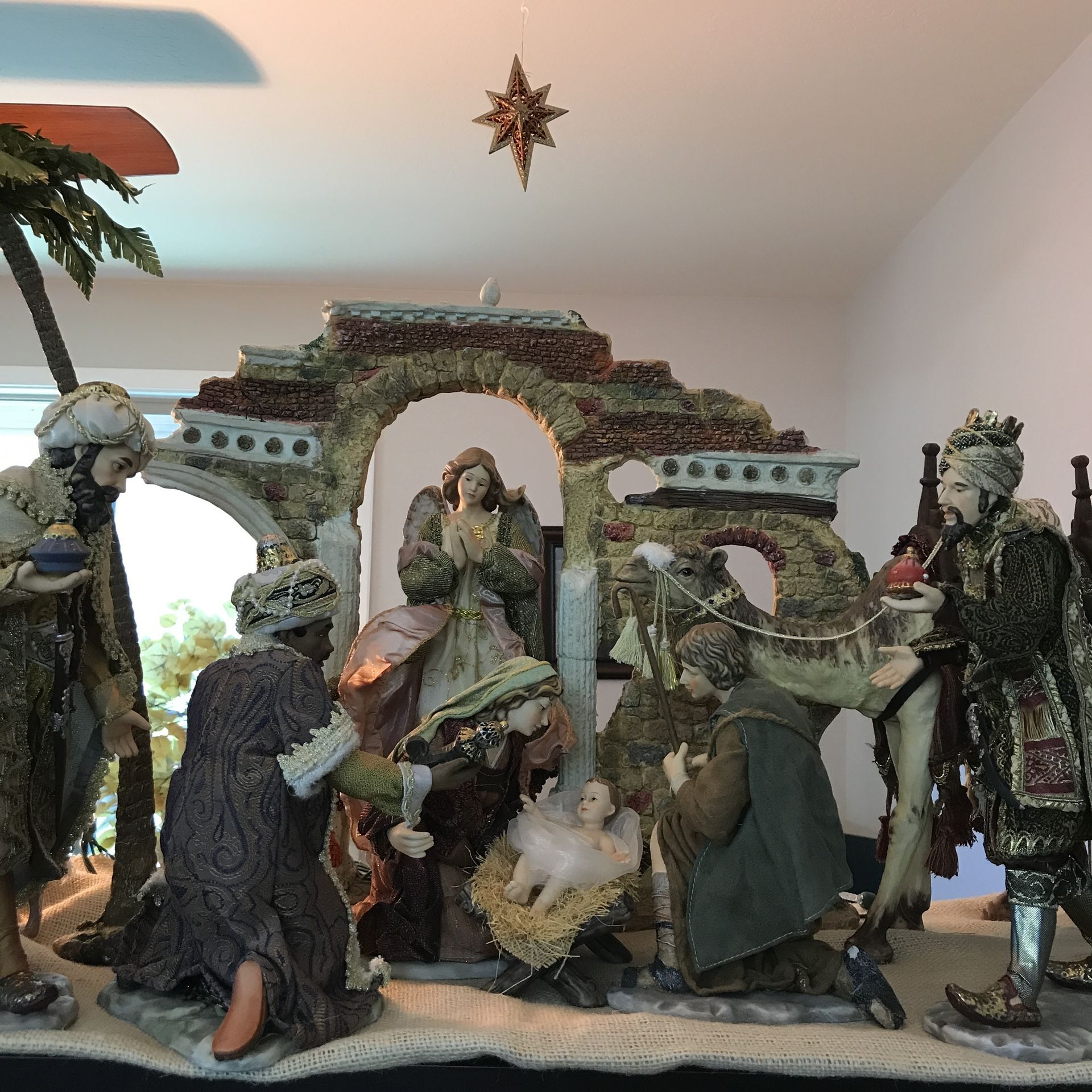 Member’s Mark Porcelain Nativity Scene Set Christmas Holiday Collection Vintage 2005