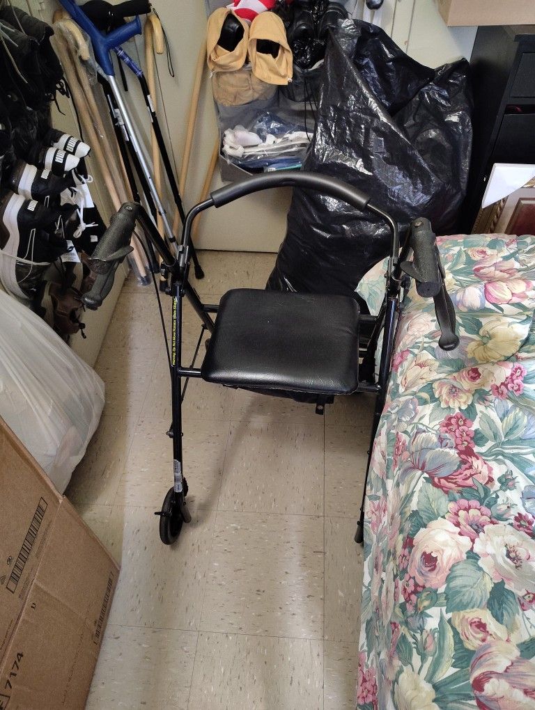 GREAT WALKER IN GREAT CONDITION FROM DRIVE 
