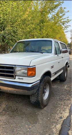 1990 ford bronco XLT