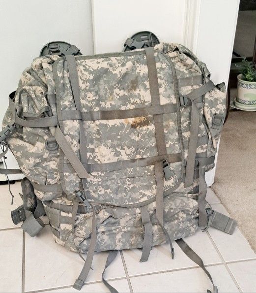 Hiking/ Camping Camouflage Backpack