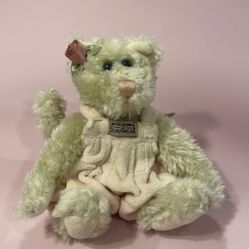 Boyds Bears Bearwear Cream Coloured Cat in Pink Velvet Jumpsuit &amp; Rose in Ear 6” 
