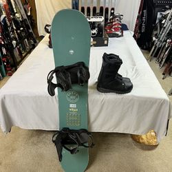 Arbor Snowboard Package With Boots And Bindings 