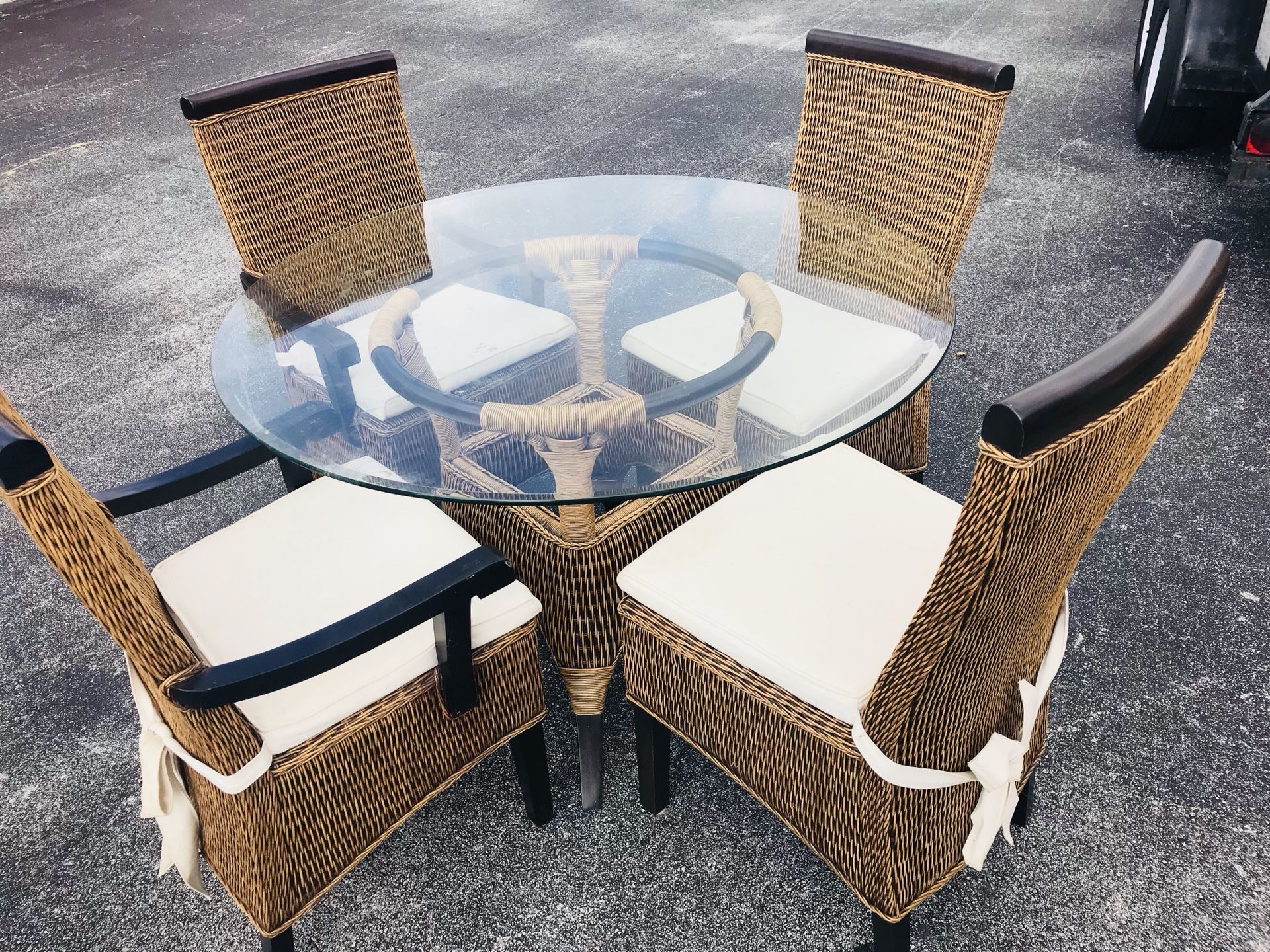 Pier 1 Imports kitchen table, round glass wicker rattan woOd Dining room table