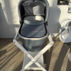Uppababy Bassinet And Stand 