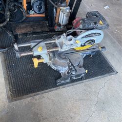 Chicago Electric Compound Miter Saw