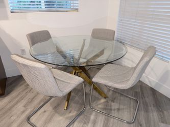 Modern Round Tempered Glass Dining Table – Good Condition