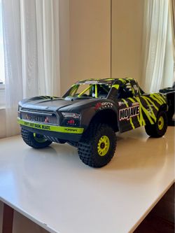 Arrma Mojave 6S BRAND NEW BODY, Savox servo, w/ 6S battery, controller