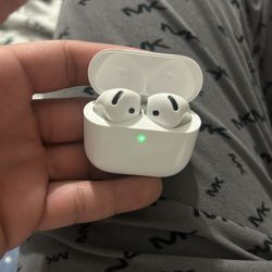 Earbuds Model 4