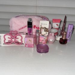 Hello Kitty Makeup Bag With 13 Hello Kitty Items