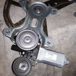 Toyota Corolla window regulator front drivers side