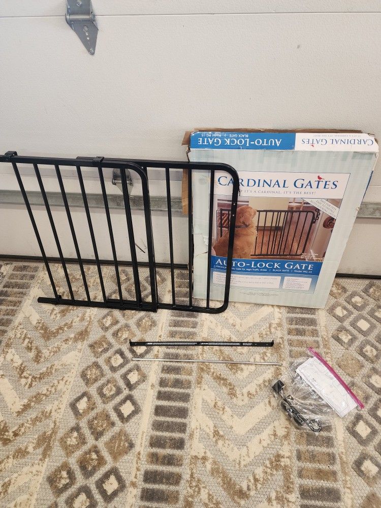 *** BABY GATE - BRAND NEW ***