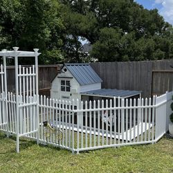 White PVC Fencing (arbor not included)