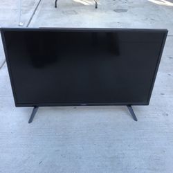 VIZIO FLAT SCREEN TV