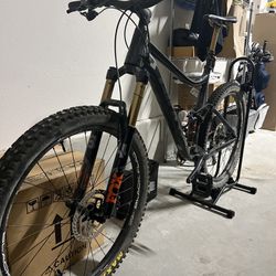 2022 Giant Stance 27.5