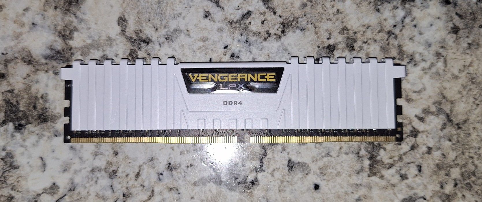 Corsair Vengeance LPX 16GB (2x8GB)