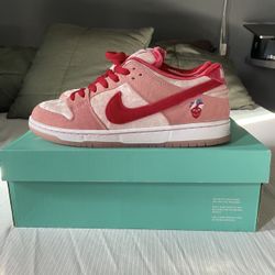 Nike SB Dunk Low “Strangelove”