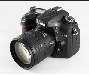 Nikon D7100 With 1.8 Lense