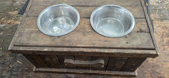 Custom dog bowl holder
