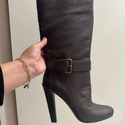 Black Boots 