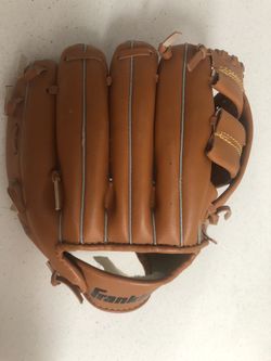 Youth 9.5 Franklin baseball glove