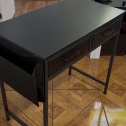 Black desk With drawers 