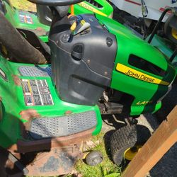 John Deere La105