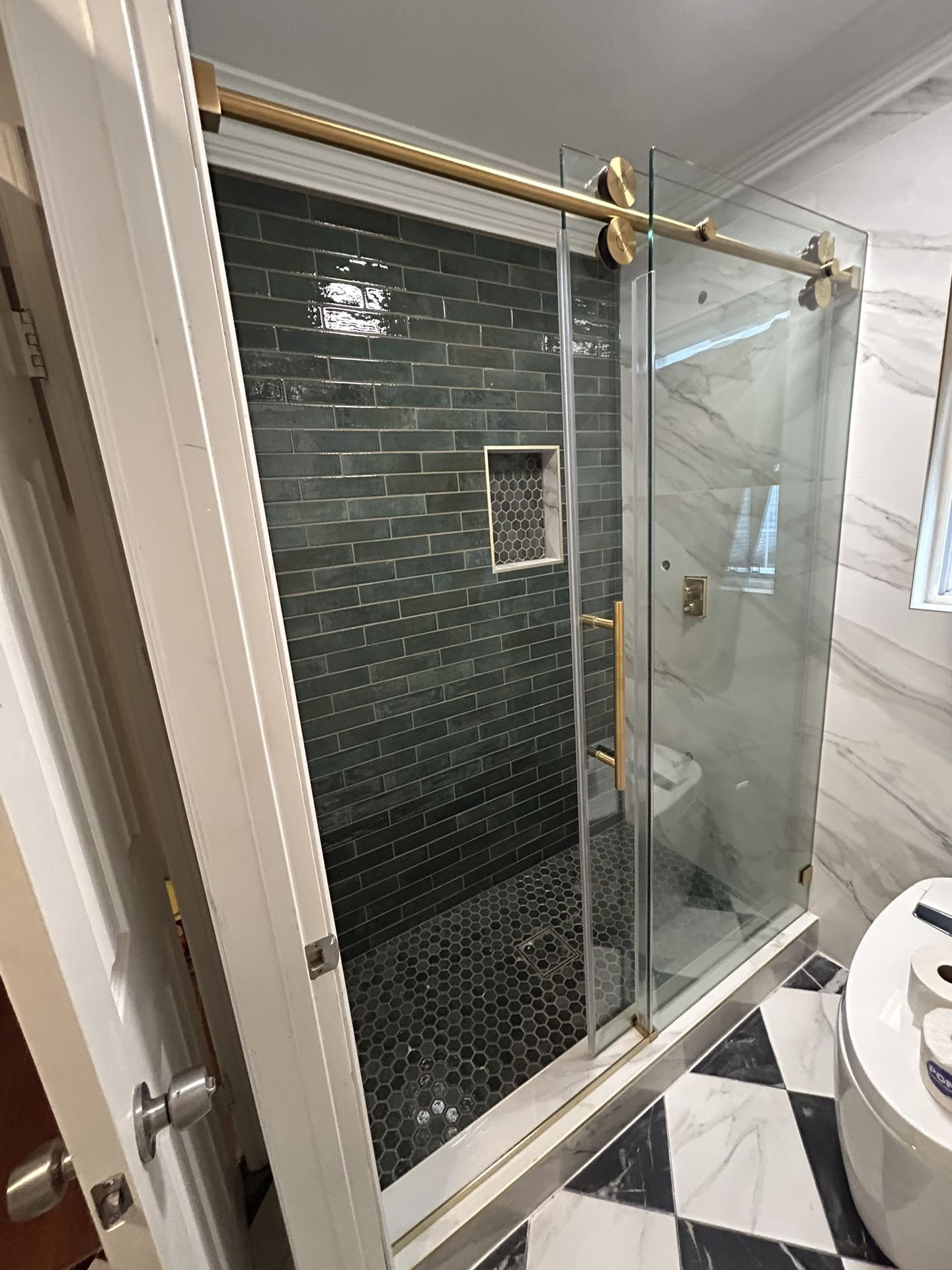 Shower Door Wholesale 3/8” Thickness Tempered Glass Business equipment