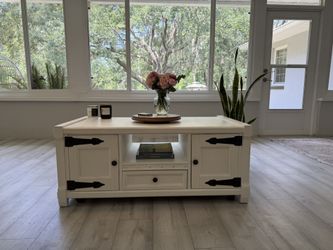 Rustic Farmhouse Coffee Table/ Tv Stand
