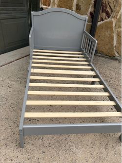 Toddler bed