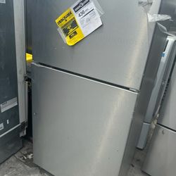 New Whirpool  Top Freezer 20 Cu Ft With 1 Year Manufacture Warranty 