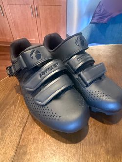 Mountain bike shoes
