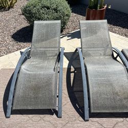 Medal Pool Loungers - (2) 
