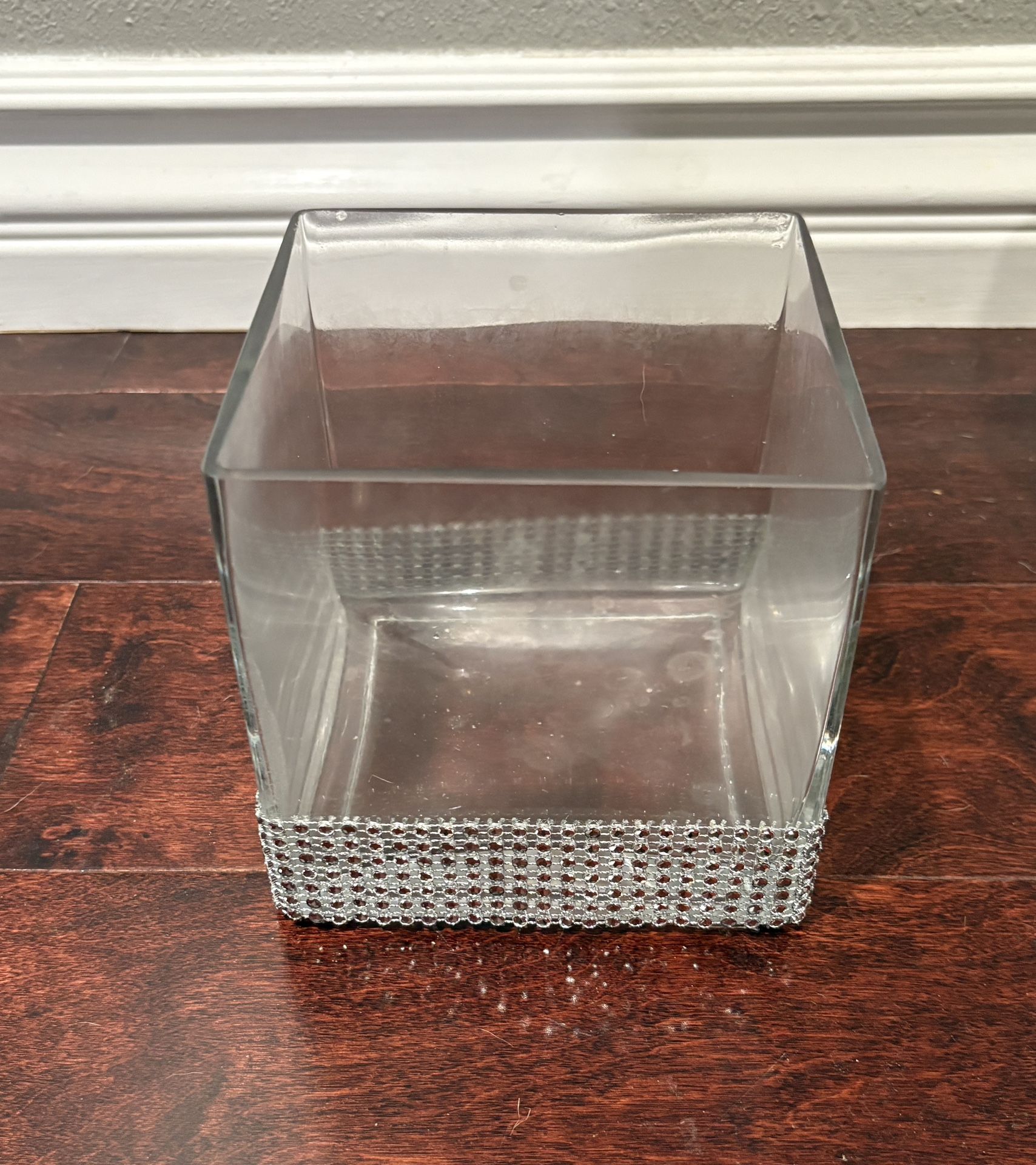 Flower Vase Cube (Pickup In Whittier)