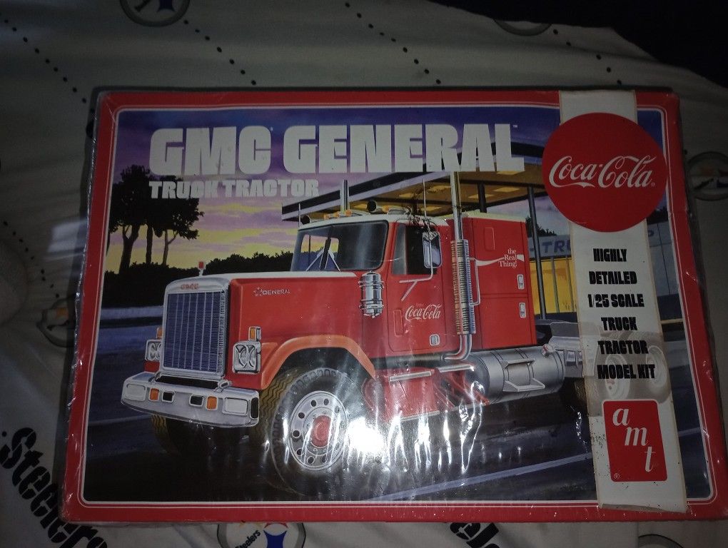 GMC General Coke Cola 1/25 Scale Truck