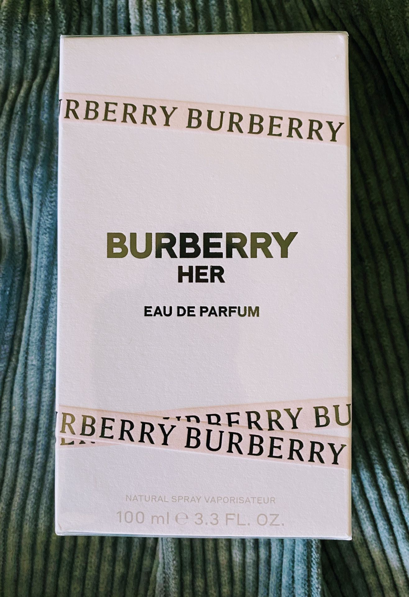 BURBERRY: “HER” • Eau De Parfum