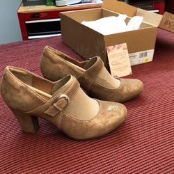 Sofft Miranda Rich Gold Suede Pumps Size 9