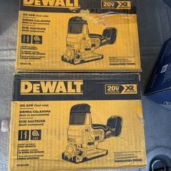 DEWALT 20V MAX XR Cordless Barrel Grip Jigsaw (Tool Only)