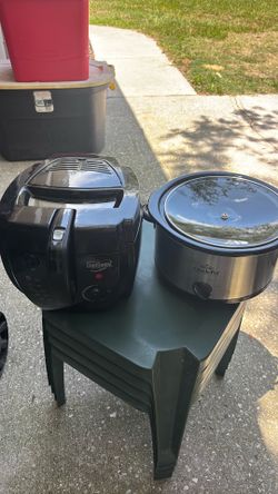Deep fryer and crock pot Like new