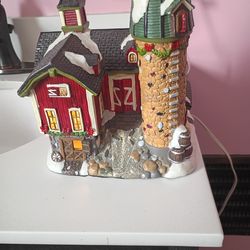 Christmas light up house it lights up $20 bucks firm price pick up only  865 Ellsworth avenue right off of East Livingston avenue Columbus Ohio 43206 