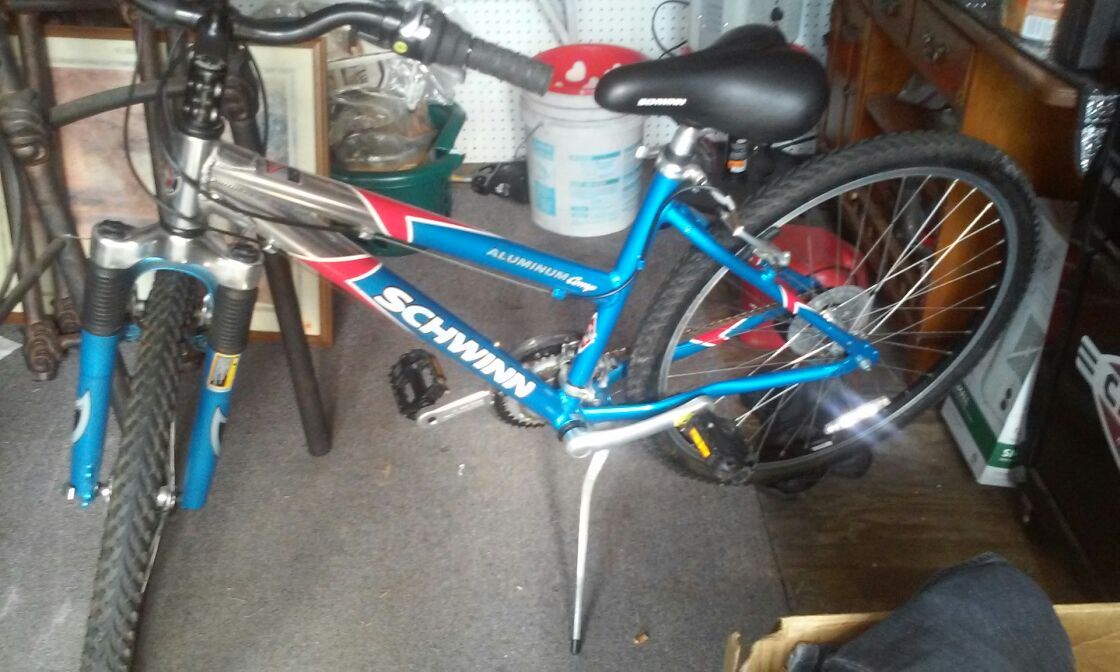 Schwinn Solution Fs aluminum womens 26 inch mountain bike for Sale
