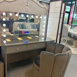 Grey Vanity With Light Bulbs