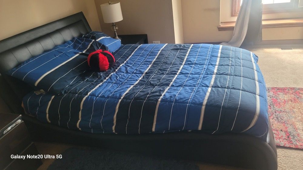 Black Full Size Bed With Mattress