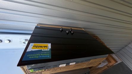 Samsung 30” Black Electric Cooktop with Knobs