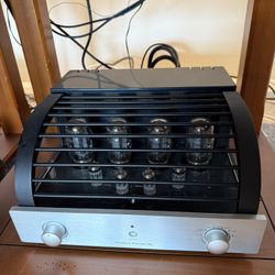PrimaLuna Dialogue Two Integrated Amplifier 