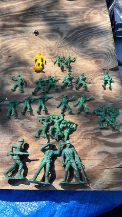 Plastic Army Men Toy Soldier Figures Lot